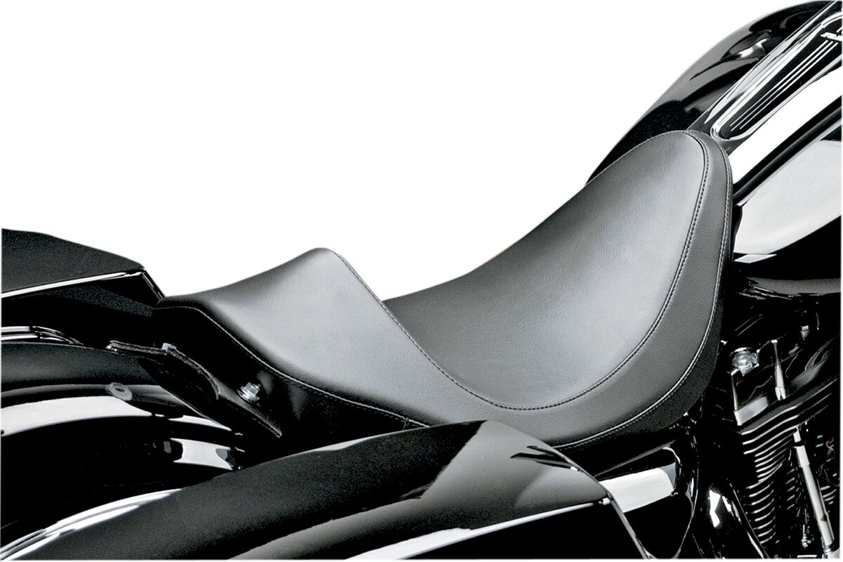 Seter Harley touring til Harley-Davidson — Le Pera LK-807