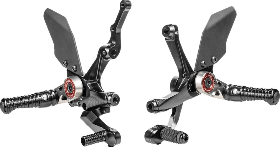 Rearsets til Ducati STREETFIGHTER V2 890 ABS — Gilles Tooling MUE2-D03-B