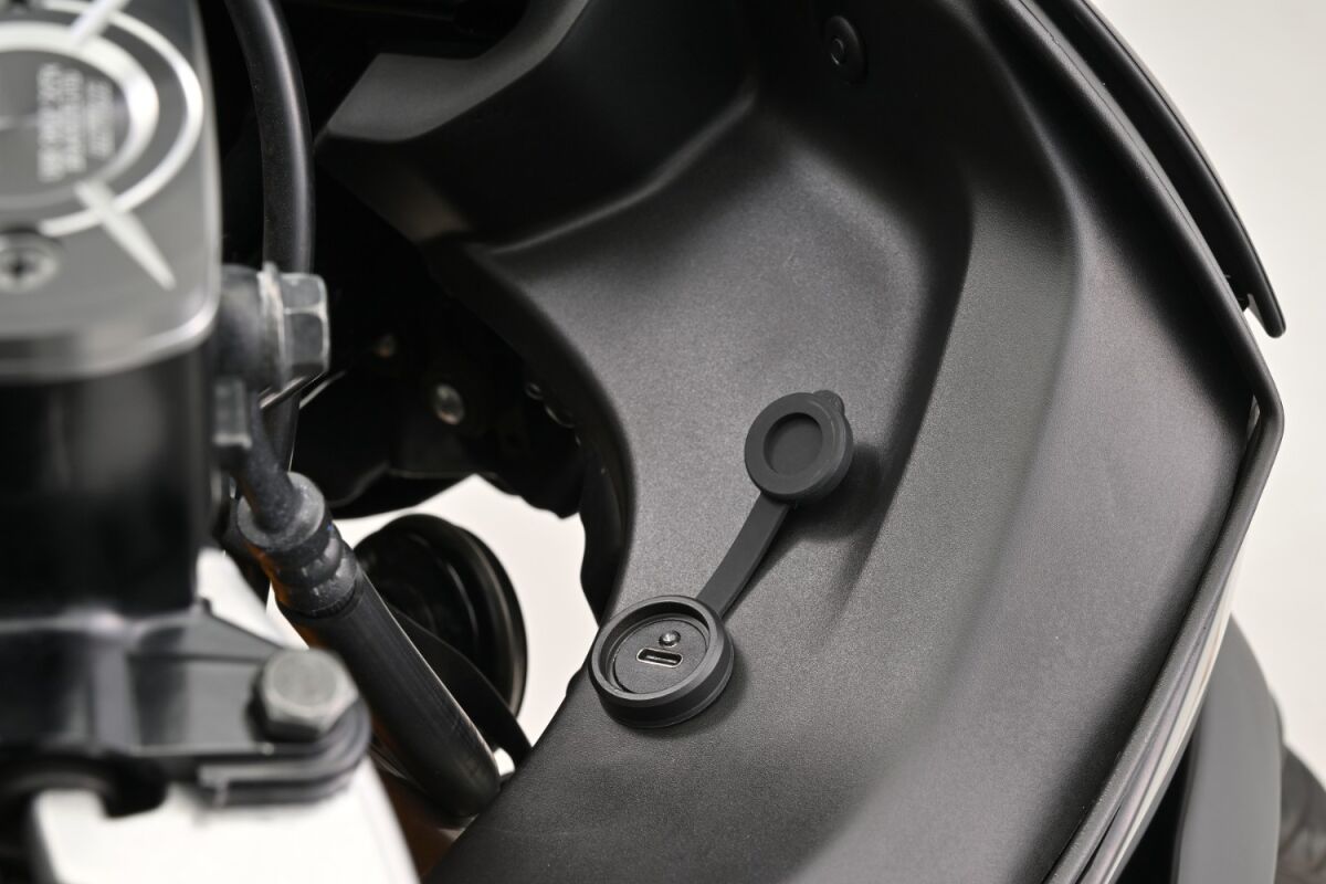 Diverse elektrisk, USB C Cowl Mount — Daytona 80992