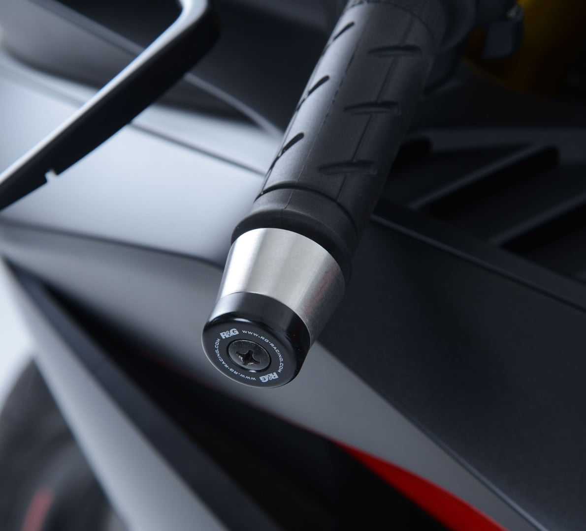 R&G Styrevekter (taper style), Honda CBR250RR '17- / CB300R '18- / CBR500R '19- / CB500F '19- / CB650R '19- / CBR650R '19- / CB500X '19- / CB400X '19- / NT1100 '22-