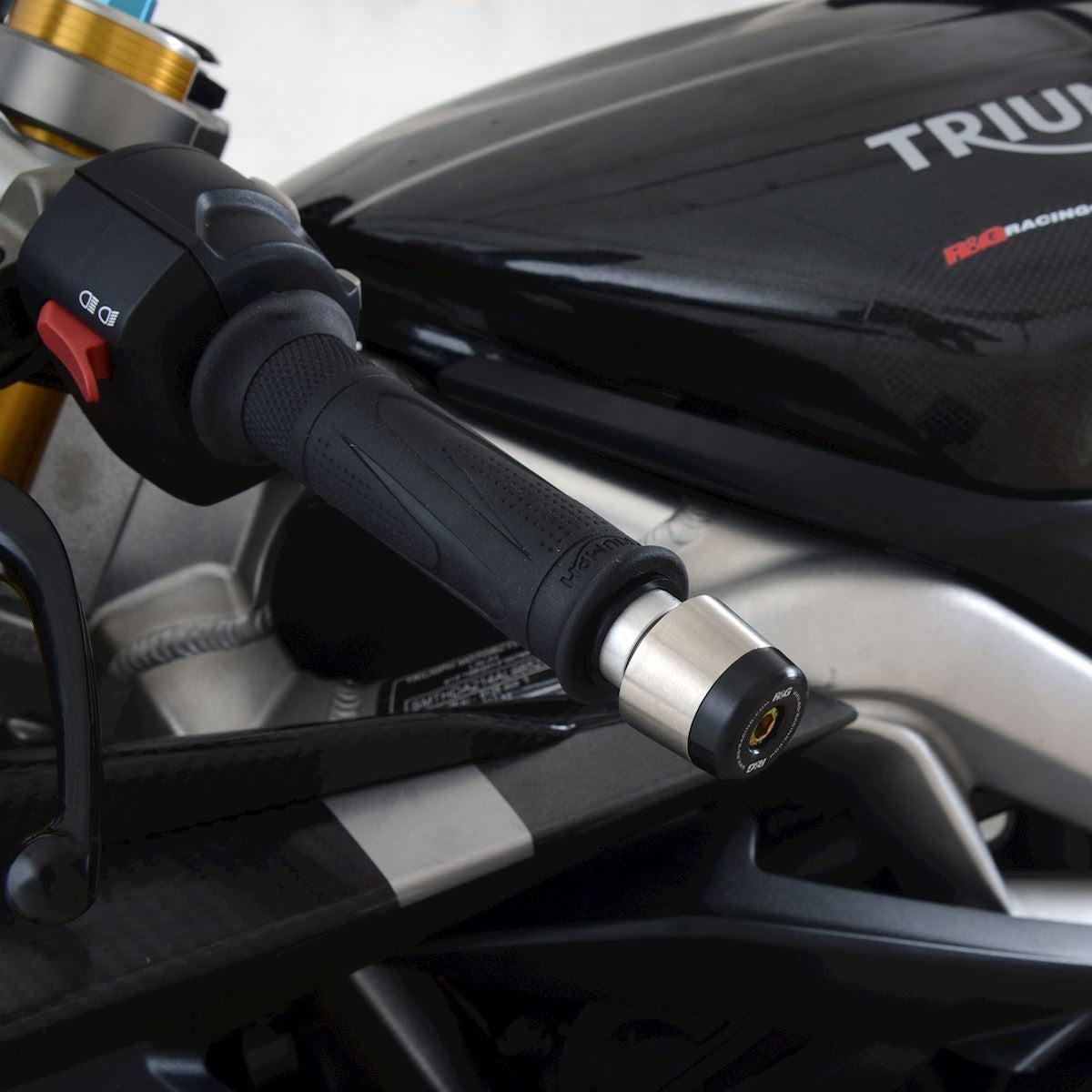 R&G Styrevekter, Triumph Daytona Moto2 765