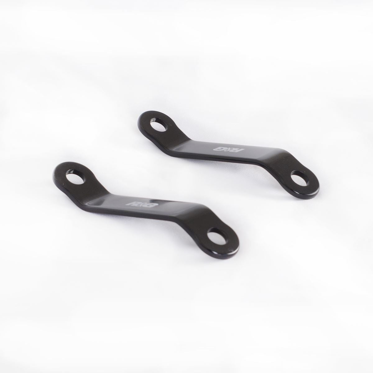 R&G Rear Footrest Plates (pair, red), Suzuki Katana '19-