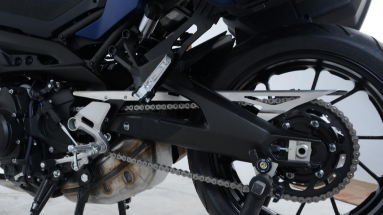 R&G Brushed stainless Kjedeføring, Yamaha Tracer 900 GT '18-'20