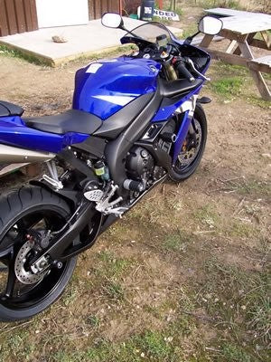 R&G Crash Protectors - Yamaha YZF-R1 lowers '04-'06 (swingarm pivot)