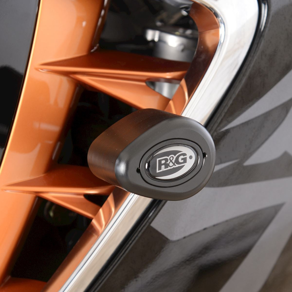 R&G Aero no-cut Frame Sliders, Suzuki Hayabusa '21-