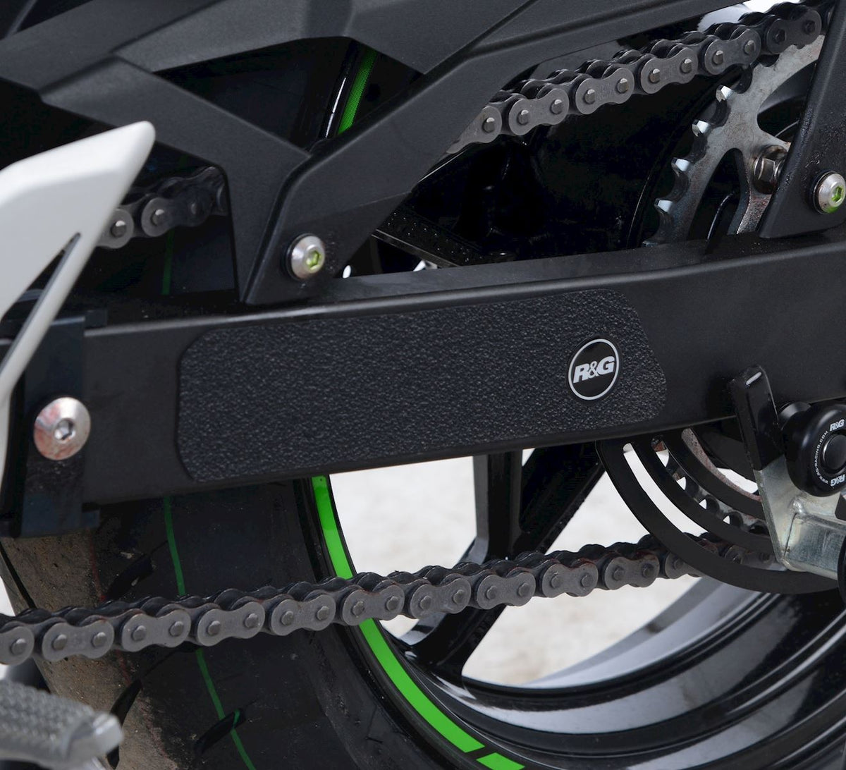 R&G Kawasaki Ninja 400 / Ninja 250 '18- / Z400 '19- / Z250 '19- Boot Guard 2-piece (left swingarm + exhaust shield)