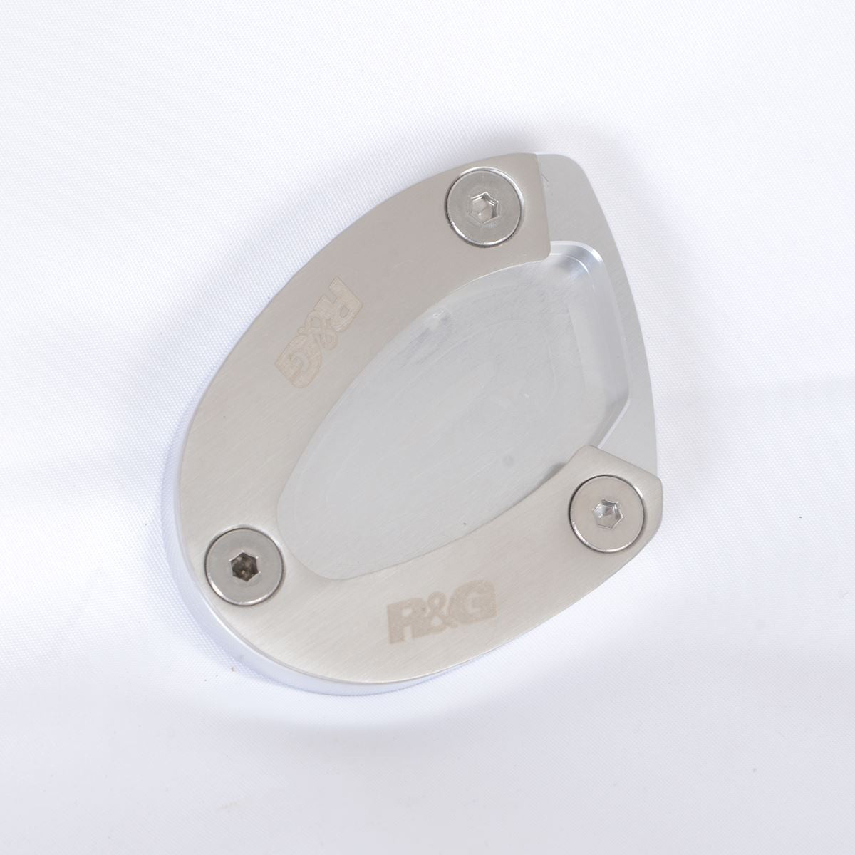 R&G Støtte Plate, Triumph 675 Daytona '06- / Street Triple (RX) '07- / Daytona Moto2 765