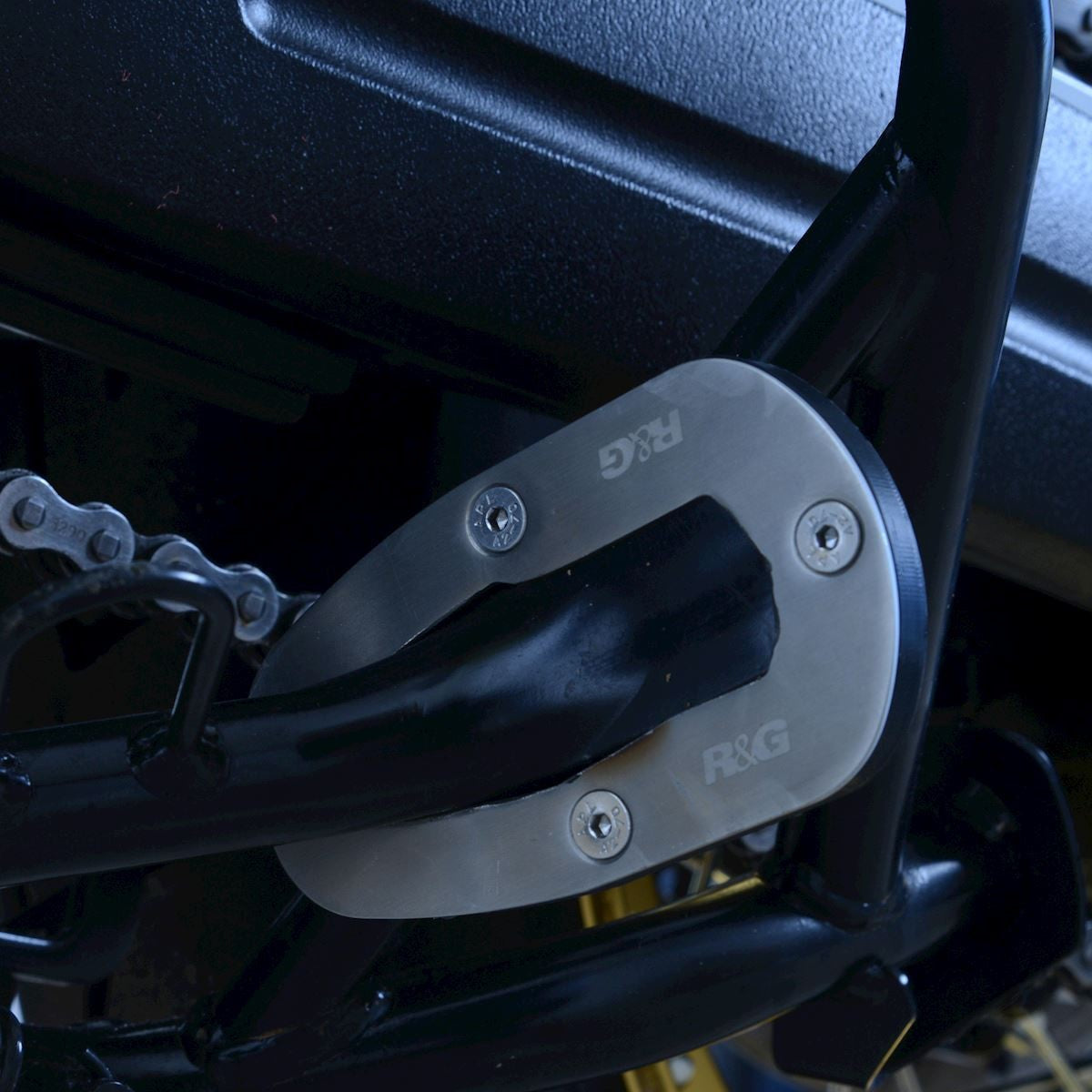 R&G Støtte Plate, Suzuki 1050 V-Strom (XT) '20-