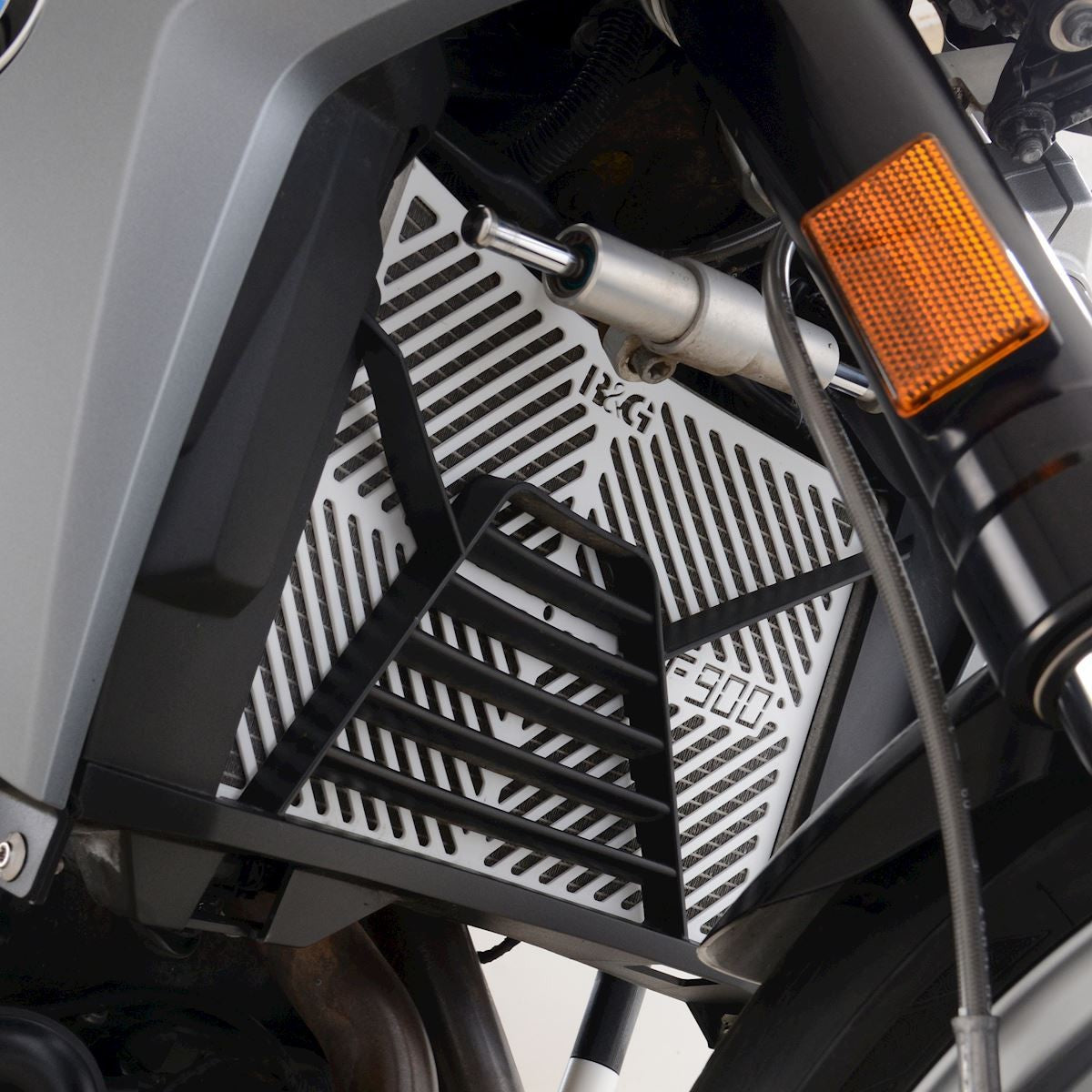 R&G Radiator Guard silver - Kymco AK550 '18-