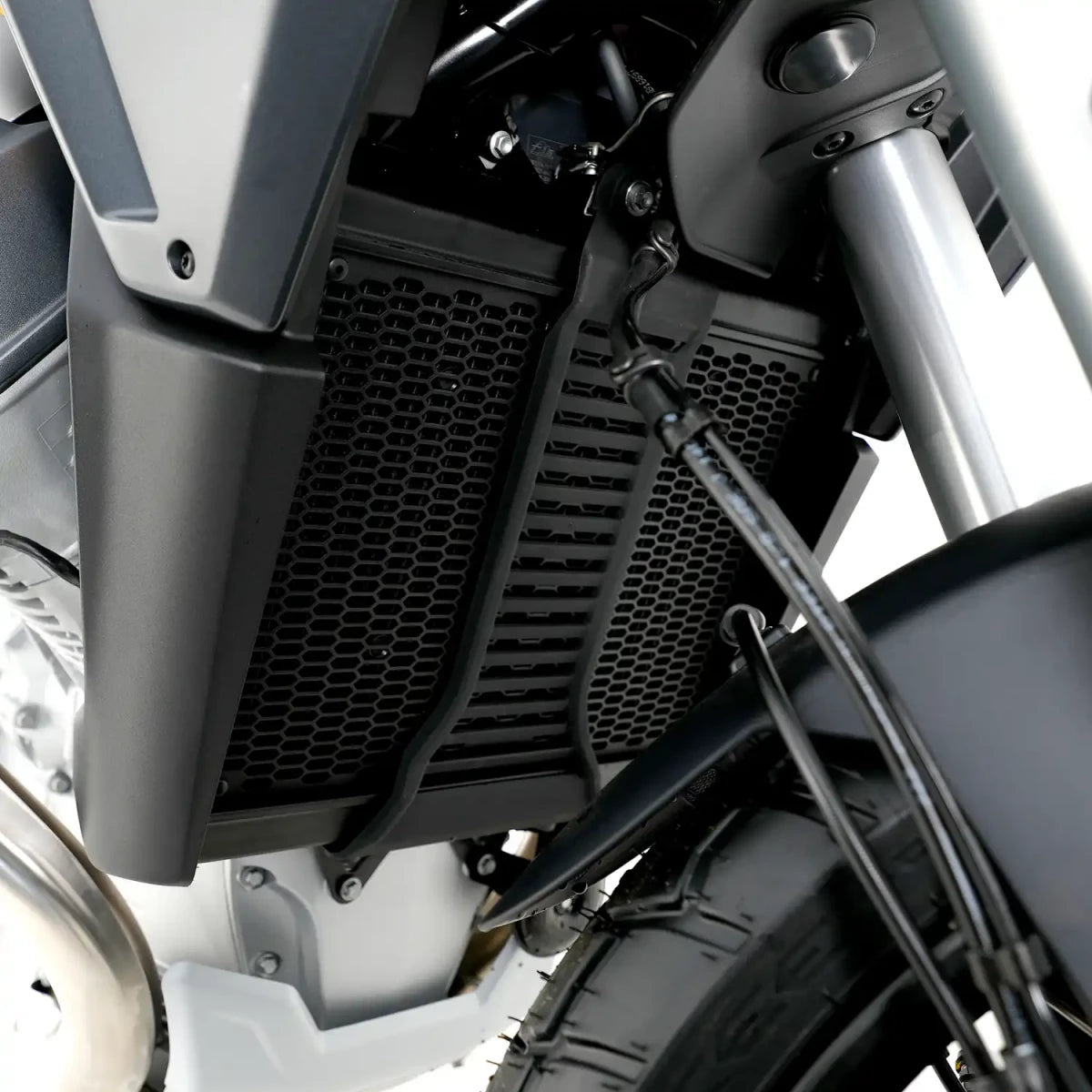 R&G Pro Radiator Guard Black - Moto Guzzi Stelvio 24-
